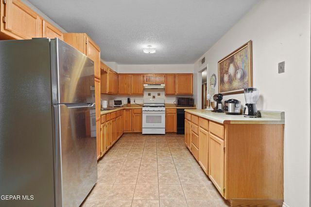 9501 MCINTOSH Drive, El Paso, TX 79925