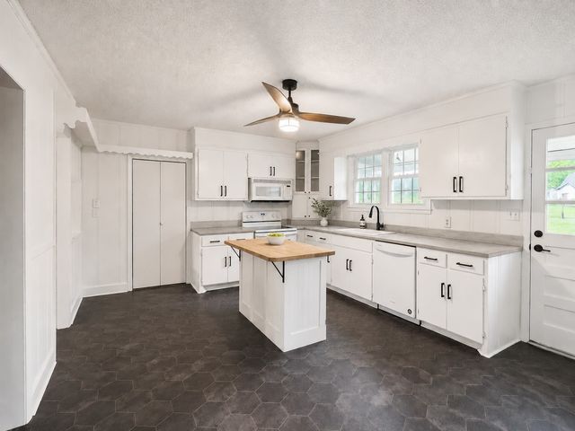 1155 Ridge Hill Rd, Goodlettsville, TN 37072