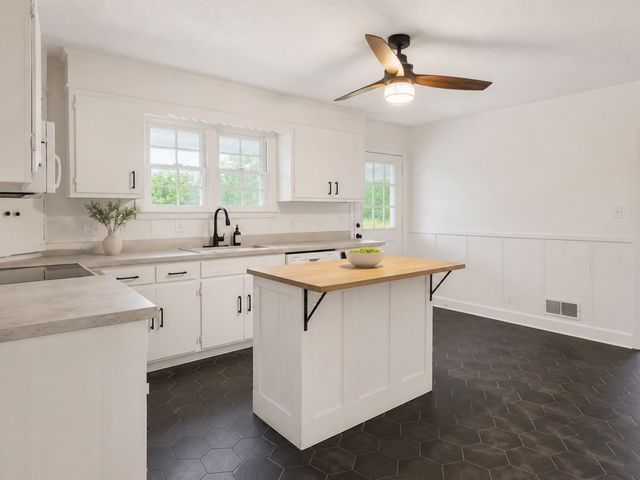 1155 Ridge Hill Rd, Goodlettsville, TN 37072