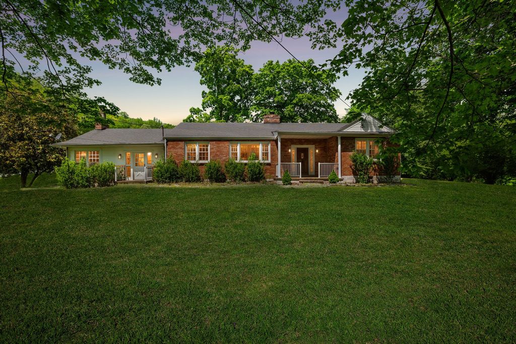 1155 Ridge Hill Rd, Goodlettsville, TN 37072