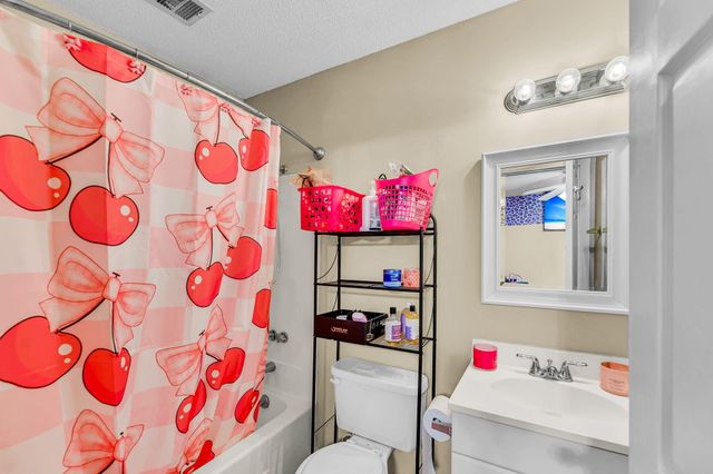 118 Luden Drive Apt B, Summerville, SC 29483