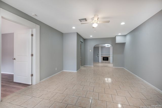 910 Spring Park St, San Antonio, TX 78227