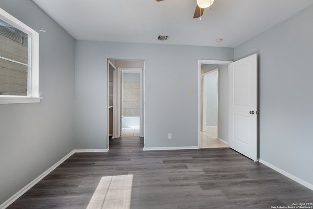 910 Spring Park St, San Antonio, TX 78227