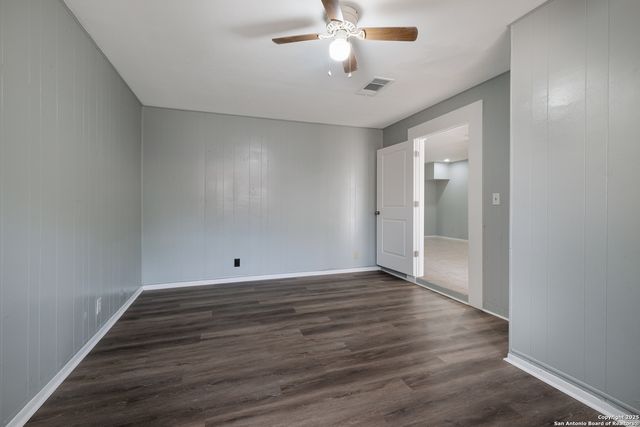 910 Spring Park St, San Antonio, TX 78227