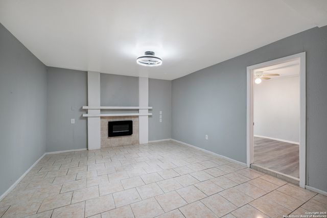 910 Spring Park St, San Antonio, TX 78227