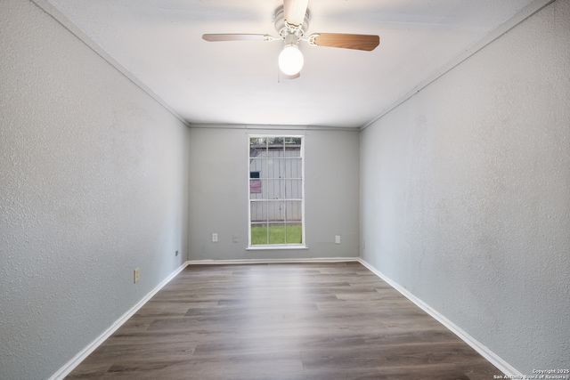 910 Spring Park St, San Antonio, TX 78227