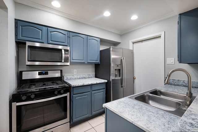 910 Spring Park St, San Antonio, TX 78227