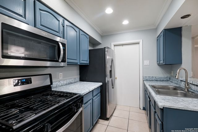 910 Spring Park St, San Antonio, TX 78227