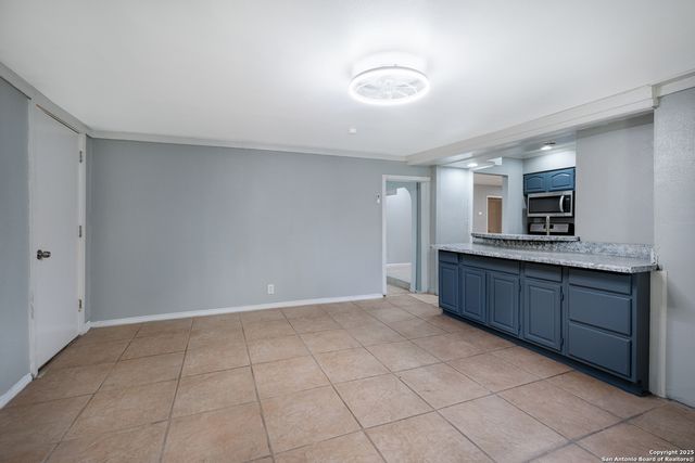 910 Spring Park St, San Antonio, TX 78227