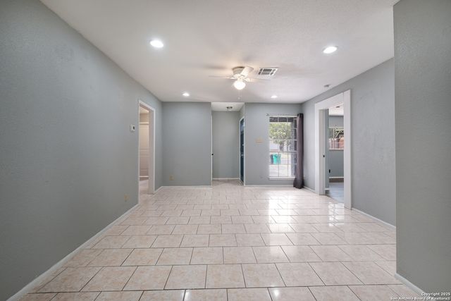 910 Spring Park St, San Antonio, TX 78227