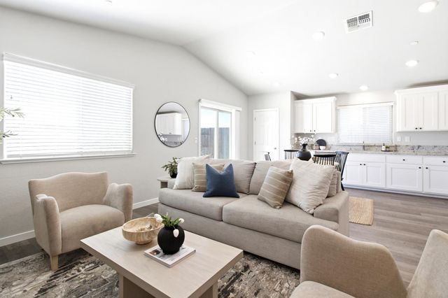 1177 Swallowtail Dr, Roseville, CA 95747