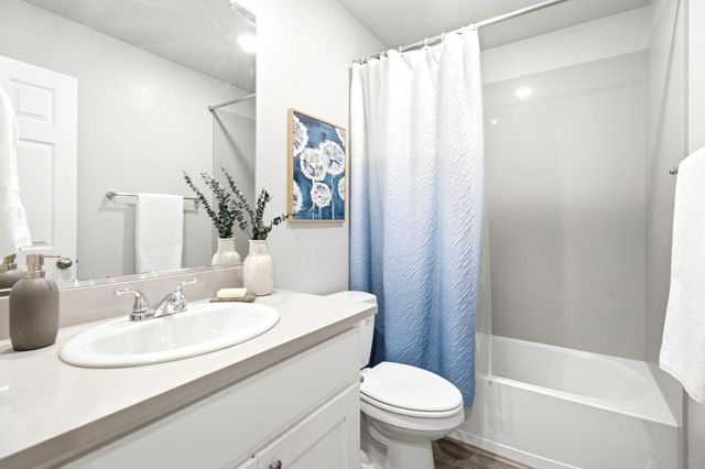 1177 Swallowtail Dr, Roseville, CA 95747