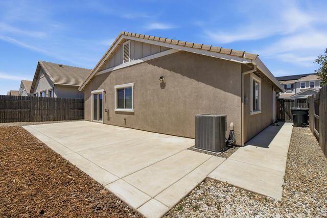 1177 Swallowtail Dr, Roseville, CA 95747