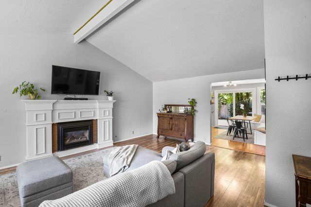 1058 SE Clarey Avenue, Grants Pass, OR 97526