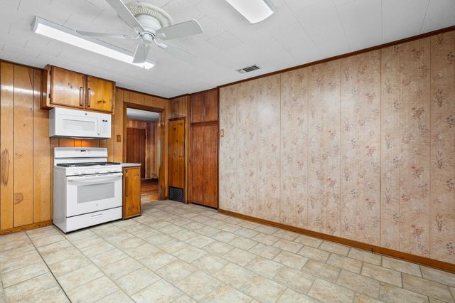 506 Pendleton Street, Farmersville, TX 75442
