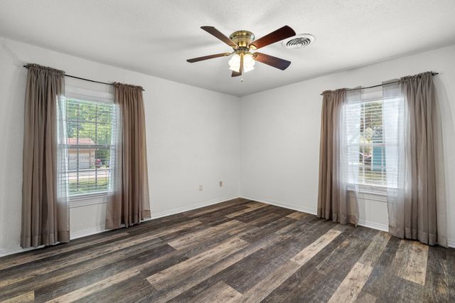 506 Pendleton Street, Farmersville, TX 75442
