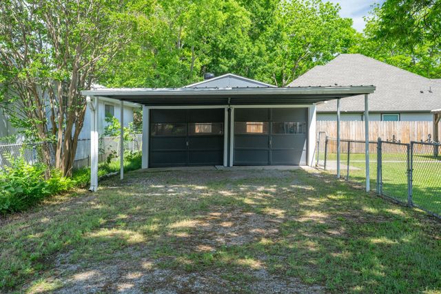 506 Pendleton Street, Farmersville, TX 75442