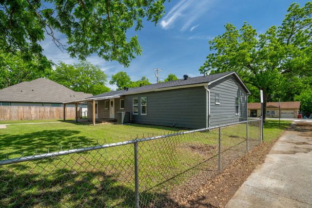 506 Pendleton Street, Farmersville, TX 75442