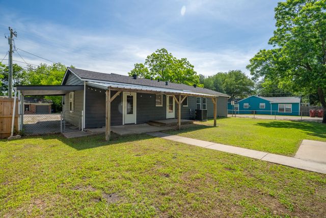506 Pendleton Street, Farmersville, TX 75442