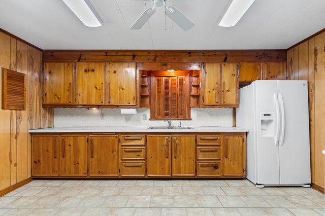 506 Pendleton Street, Farmersville, TX 75442