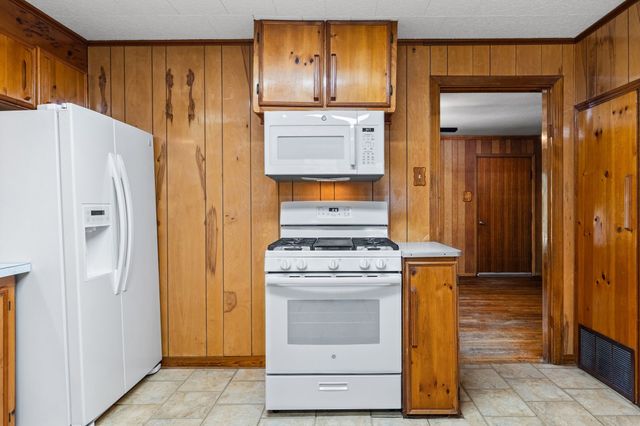 506 Pendleton Street, Farmersville, TX 75442