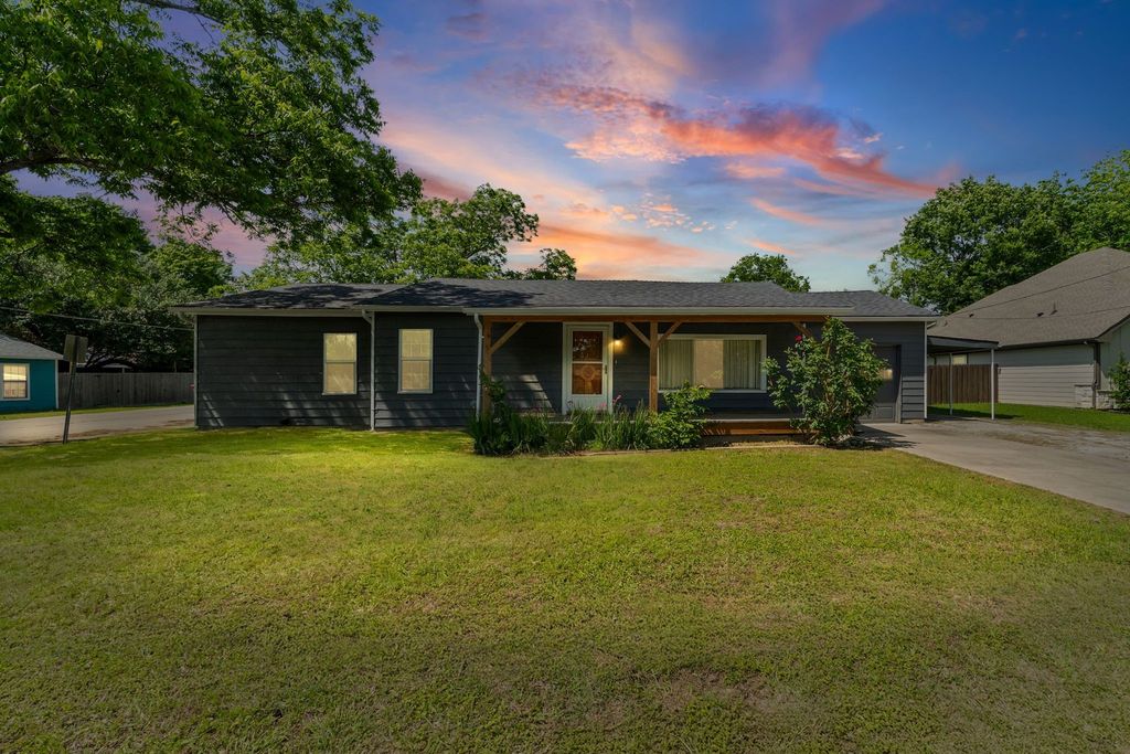 506 Pendleton Street, Farmersville, TX 75442