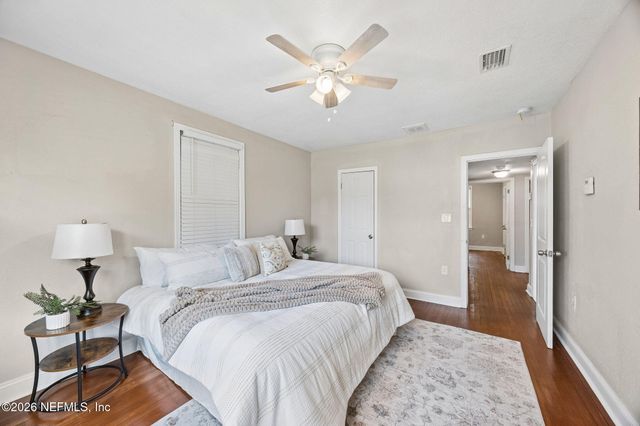 29 56TH Street E, Jacksonville, FL 32208