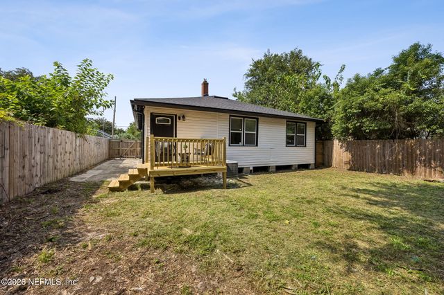 29 56TH Street E, Jacksonville, FL 32208