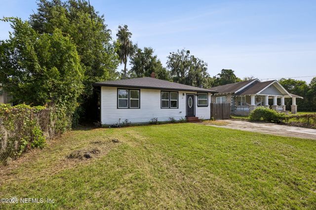 29 56TH Street E, Jacksonville, FL 32208