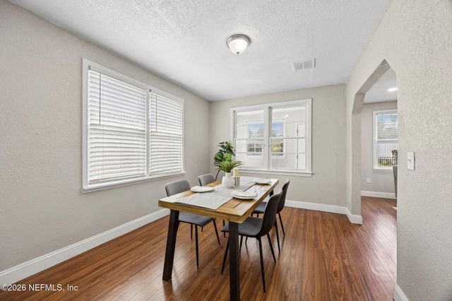 29 56TH Street E, Jacksonville, FL 32208