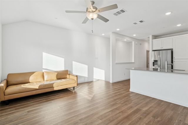 4703 Kindred Street, Haltom City, TX 76117