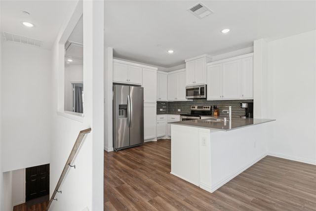 4703 Kindred Street, Haltom City, TX 76117