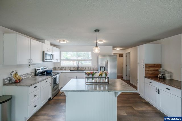 2261 Fulton Pl SE, Albany, OR 97322