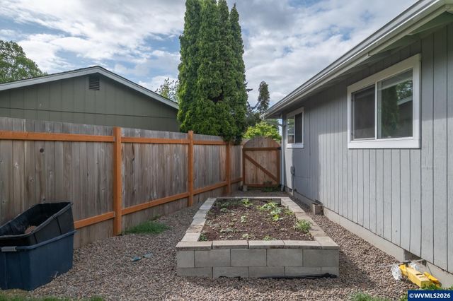 2261 Fulton Pl SE, Albany, OR 97322