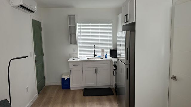 817 Tyler Street 10, Hollywood, FL 33019