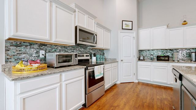 765 Garland Dr, Hermitage, TN 37076