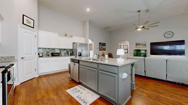 765 Garland Dr, Hermitage, TN 37076