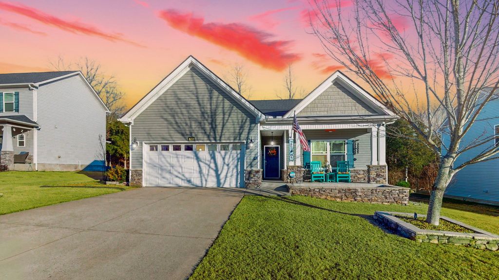 765 Garland Dr, Hermitage, TN 37076