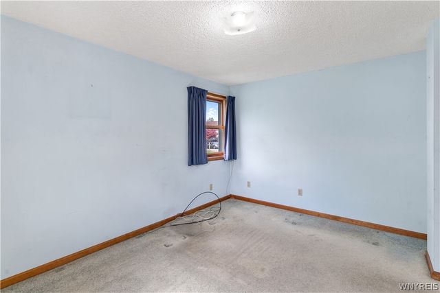 6396 Mayflower Lane, Hamburg, NY 14085