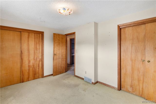 6396 Mayflower Lane, Hamburg, NY 14085