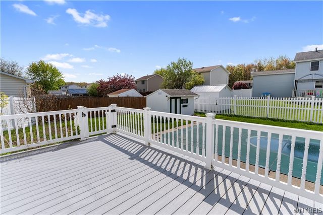 6396 Mayflower Lane, Hamburg, NY 14085