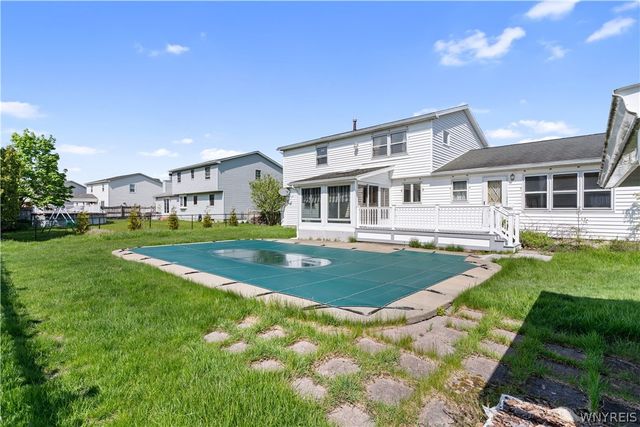 6396 Mayflower Lane, Hamburg, NY 14085