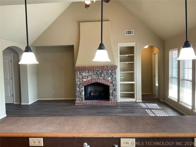 11903 S Nandina Street, Jenks, OK 74037