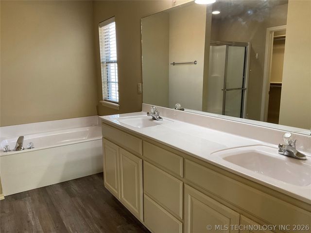 11903 S Nandina Street, Jenks, OK 74037