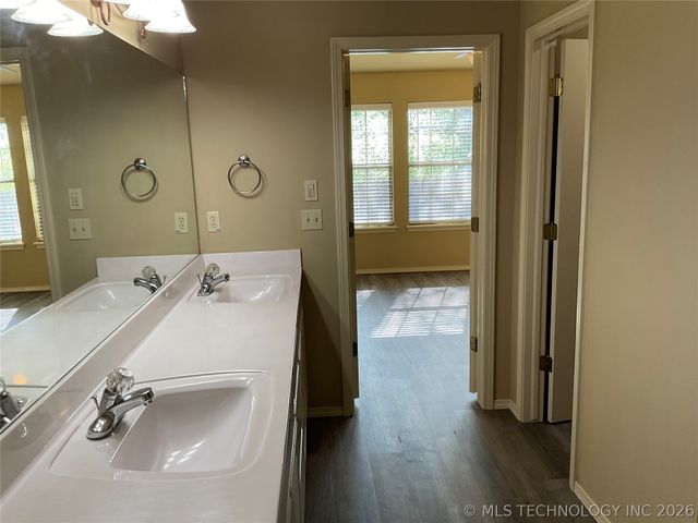 11903 S Nandina Street, Jenks, OK 74037