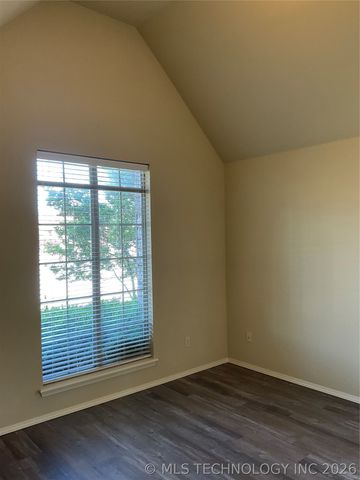 11903 S Nandina Street, Jenks, OK 74037