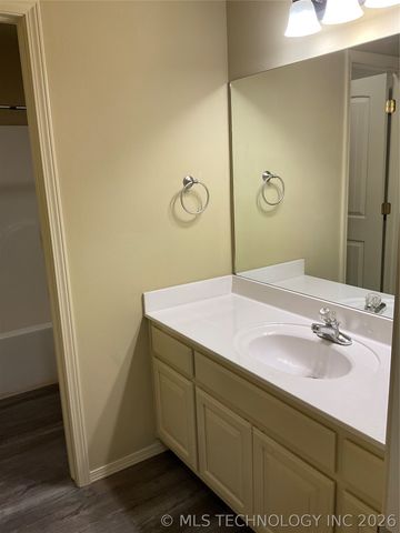 11903 S Nandina Street, Jenks, OK 74037