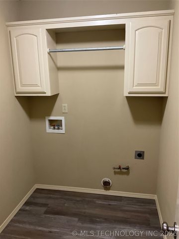 11903 S Nandina Street, Jenks, OK 74037