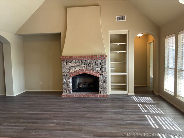 11903 S Nandina Street, Jenks, OK 74037