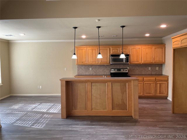 11903 S Nandina Street, Jenks, OK 74037